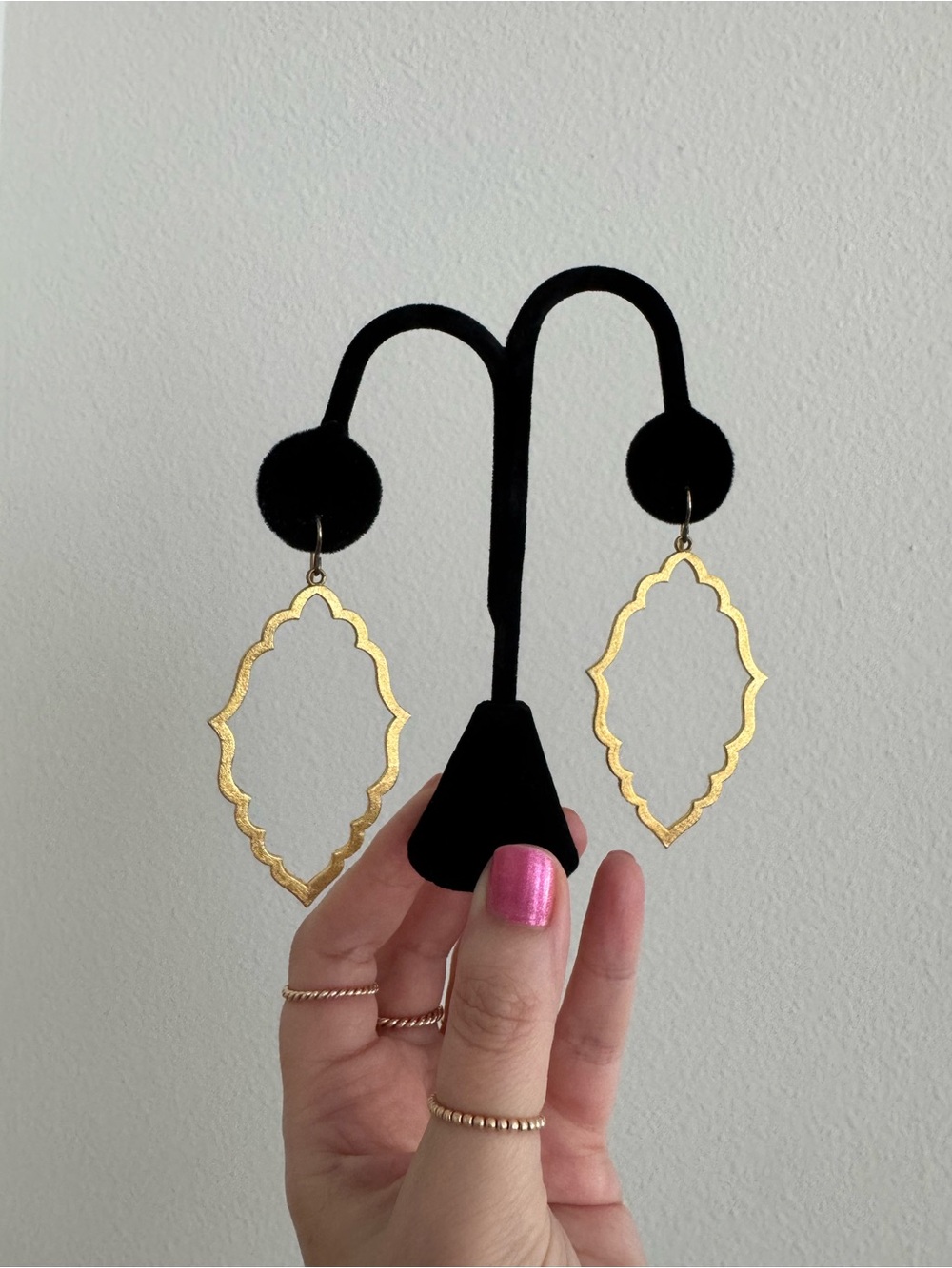 Dogeared Gold Scalloped Moroccan-Style Drop Earrings